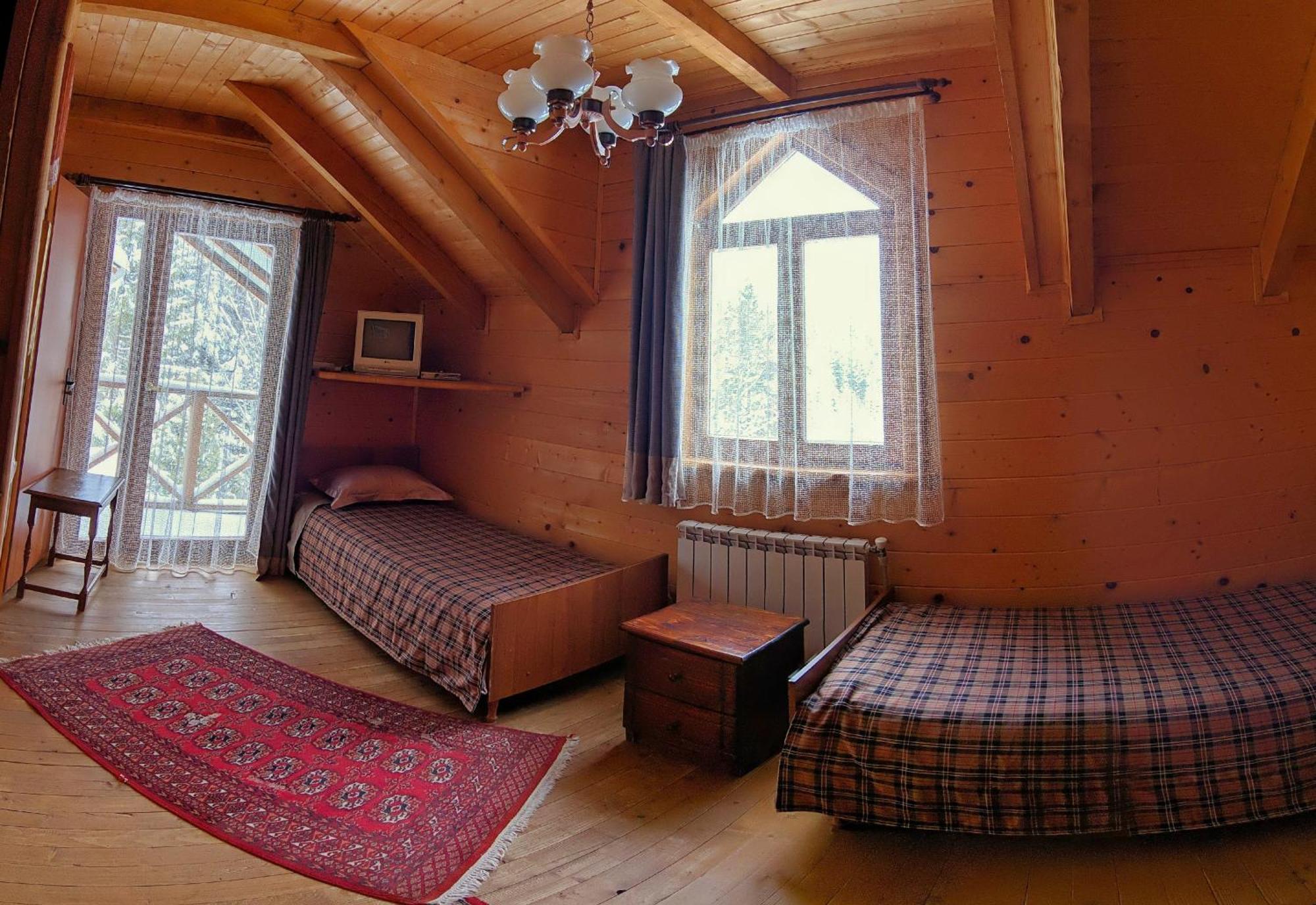 Gasthaus 12 Months Estate Myslovka Zimmer foto