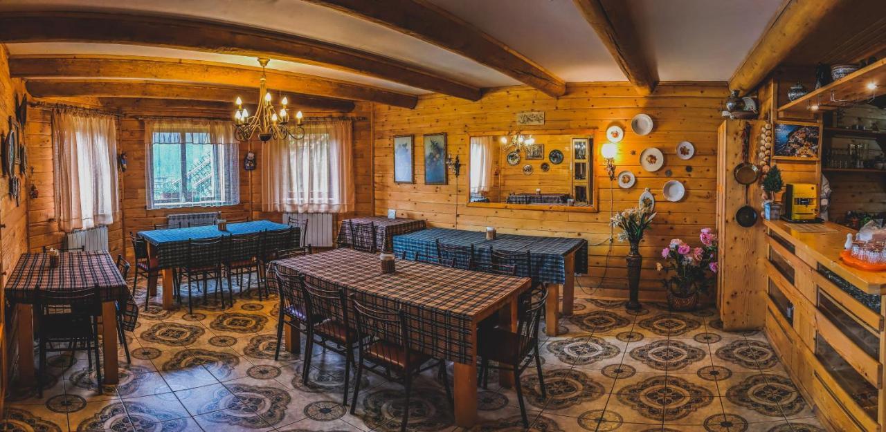 Gasthaus 12 Months Estate Myslovka Exterior foto